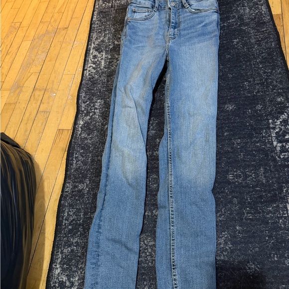ZARA High-Rise Light Blue Denim Jeans - Picture 2 of 2